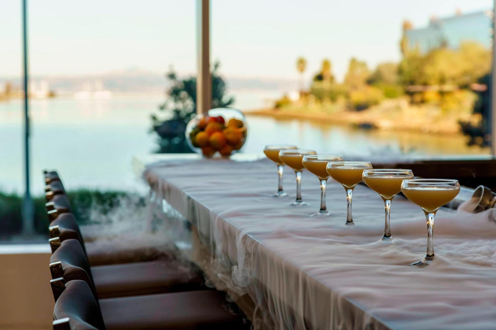 Ac Hotel By Marriott San Francisco Airport/Oyster Point Waterfront South San Francisco Bagian luar foto